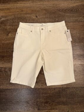 Liz Claiborne Cream Denim Bermuda Shorts